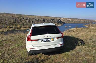 Внедорожник / Кроссовер Volvo XC60 2017 в Южноукраинске