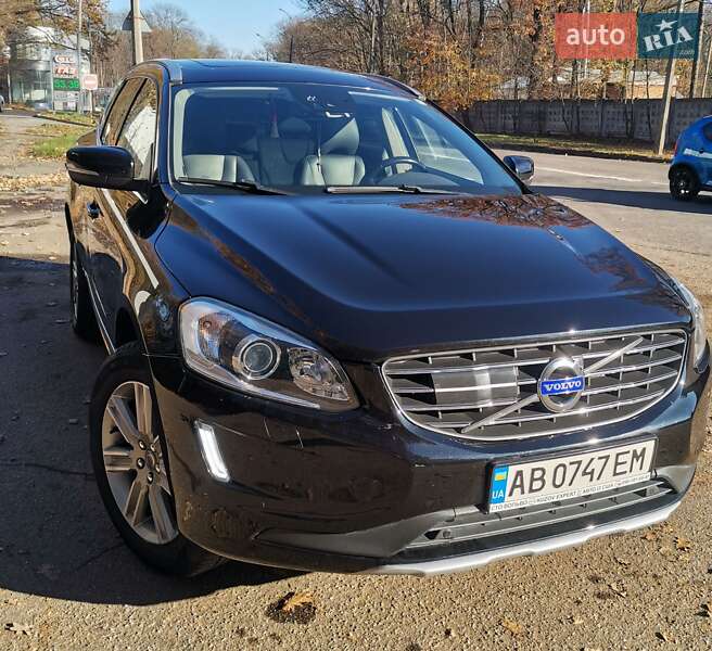 Внедорожник / Кроссовер Volvo XC60 2015 в 