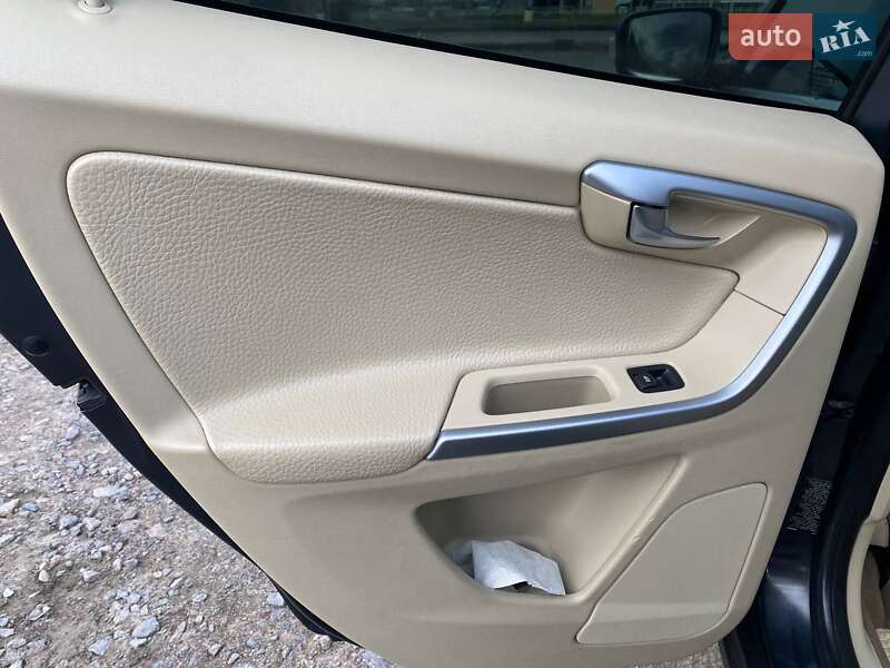 Позашляховик / Кросовер Volvo XC60 2011 в Новояворівську