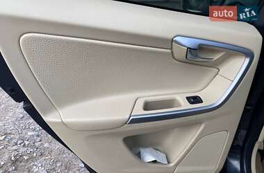Внедорожник / Кроссовер Volvo XC60 2011 в 