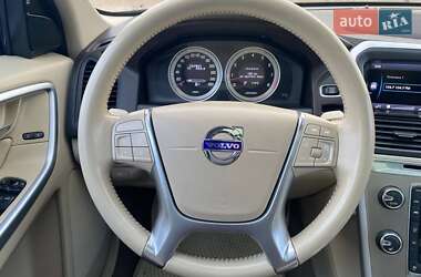 Внедорожник / Кроссовер Volvo XC60 2011 в 