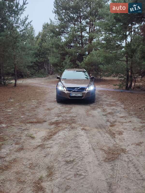 Внедорожник / Кроссовер Volvo XC60 2012 в Светловодске