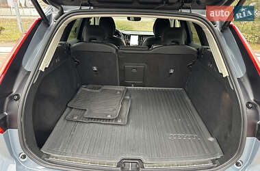 Позашляховик / Кросовер Volvo XC60 2023 в 