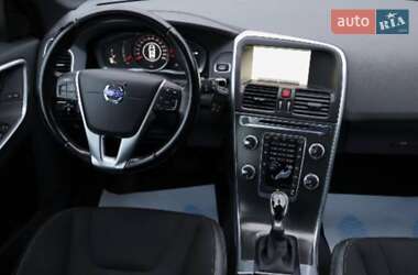 Внедорожник / Кроссовер Volvo XC60 2015 в 
