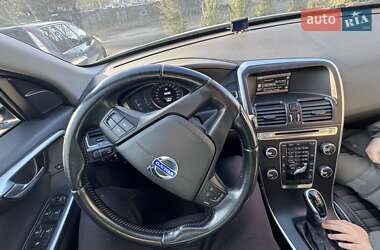 Внедорожник / Кроссовер Volvo XC60 2013 в 