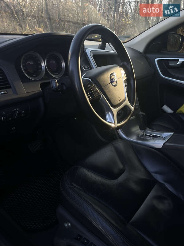 Внедорожник / Кроссовер Volvo XC60 2011 в Киеве