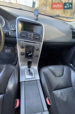 Внедорожник / Кроссовер Volvo XC60 2011 в 