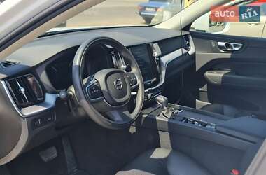 Внедорожник / Кроссовер Volvo XC60 2019 в 