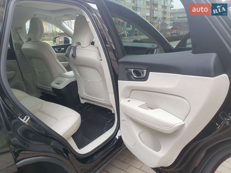 Внедорожник / Кроссовер Volvo XC60 2021 в Житомире
