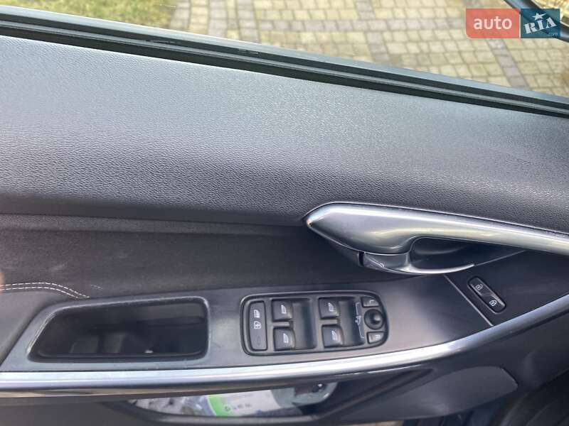 Внедорожник / Кроссовер Volvo XC60 2014 в Теребовле