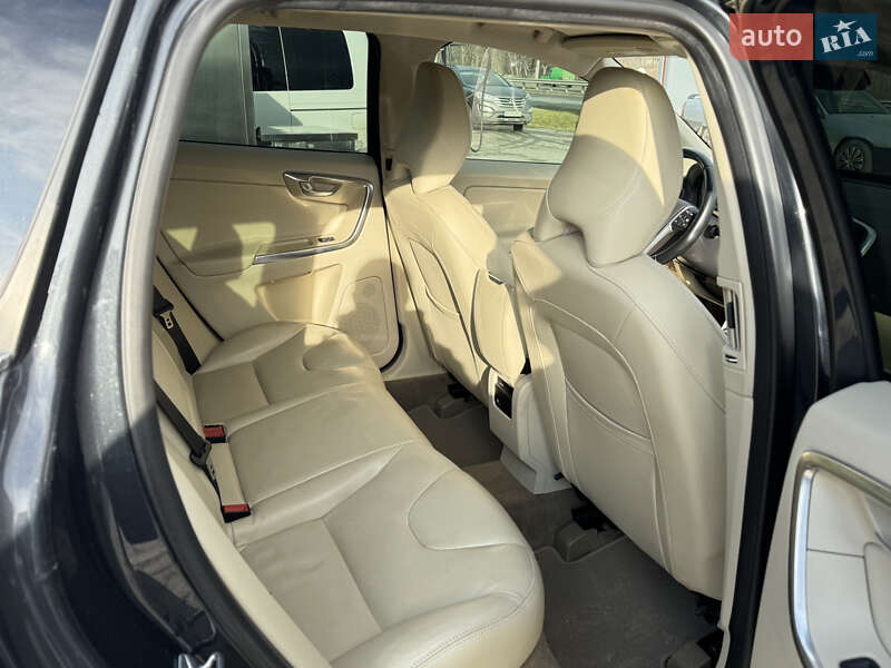 Внедорожник / Кроссовер Volvo XC60 2014 в Тернополе