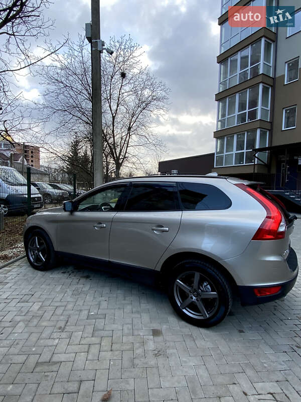 Позашляховик / Кросовер Volvo XC60 2010 в Калуші