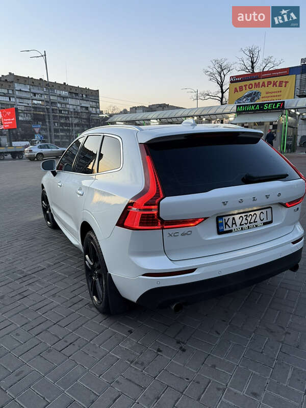 Внедорожник / Кроссовер Volvo XC60 2021 в Киеве
