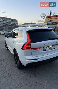 Внедорожник / Кроссовер Volvo XC60 2021 в 