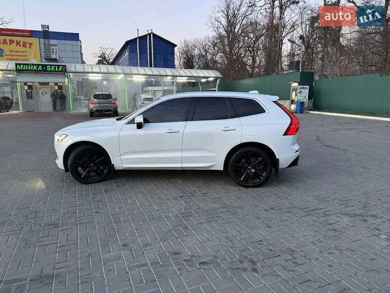 Внедорожник / Кроссовер Volvo XC60 2021 в Киеве