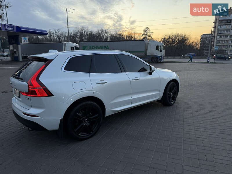 Внедорожник / Кроссовер Volvo XC60 2021 в Киеве