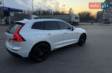 Внедорожник / Кроссовер Volvo XC60 2021 в 