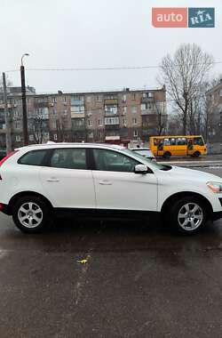 Внедорожник / Кроссовер Volvo XC60 2012 в 