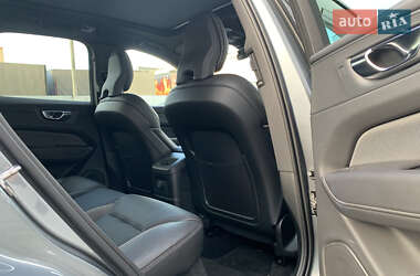 Внедорожник / Кроссовер Volvo XC60 2021 в 