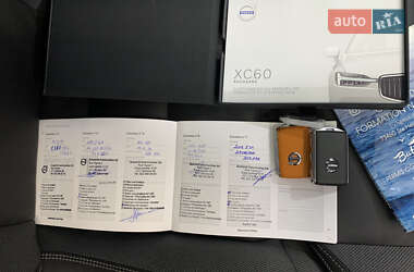 Внедорожник / Кроссовер Volvo XC60 2021 в 
