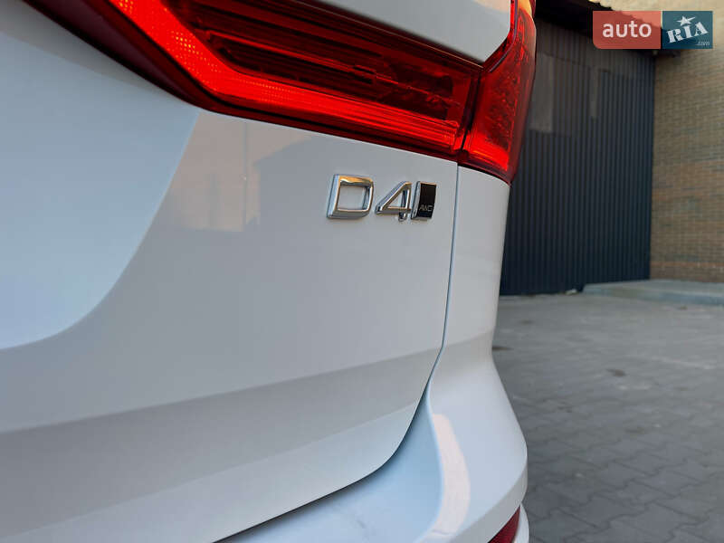 Внедорожник / Кроссовер Volvo XC60 2018 в Казатине