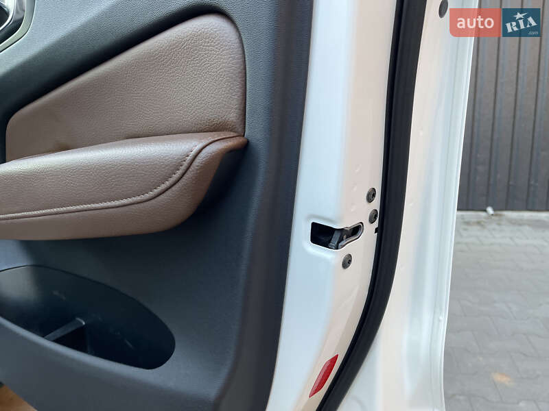 Внедорожник / Кроссовер Volvo XC60 2018 в Казатине