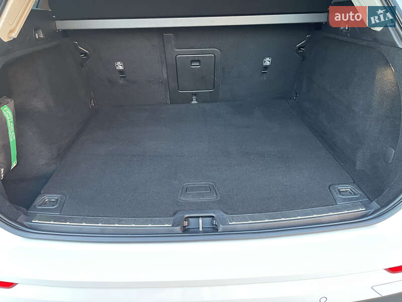 Внедорожник / Кроссовер Volvo XC60 2018 в Казатине