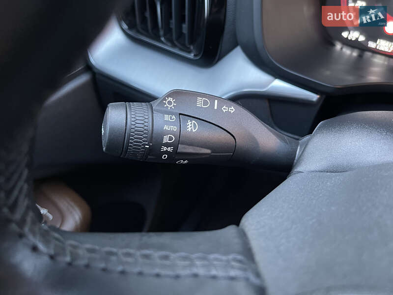 Внедорожник / Кроссовер Volvo XC60 2018 в Казатине