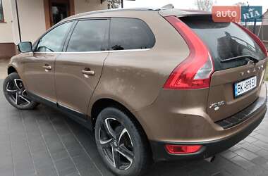 Внедорожник / Кроссовер Volvo XC60 2009 в 