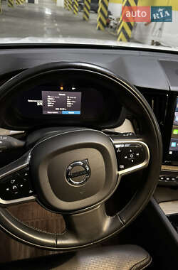Внедорожник / Кроссовер Volvo XC60 2022 в 