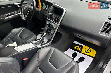 Внедорожник / Кроссовер Volvo XC60 2015 в 