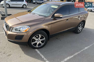 Внедорожник / Кроссовер Volvo XC60 2013 в 