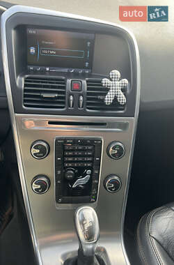 Внедорожник / Кроссовер Volvo XC60 2013 в 