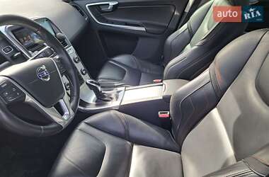 Внедорожник / Кроссовер Volvo XC60 2016 в 