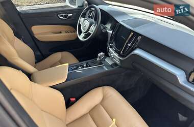 Внедорожник / Кроссовер Volvo XC60 2020 в 