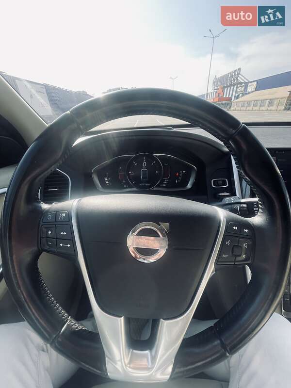 Внедорожник / Кроссовер Volvo XC60 2014 в Ивано-Франковске фото 15 Внедорожник / Кроссовер Volvo XC60 2014 в Ивано-Франковске