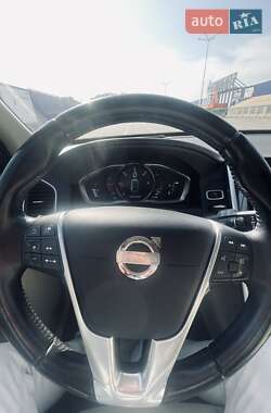 Внедорожник / Кроссовер Volvo XC60 2014 в 