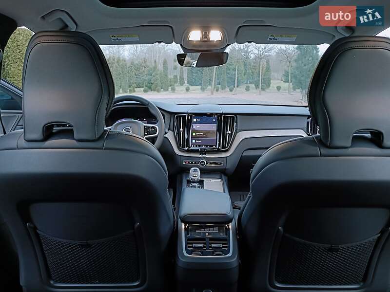 Внедорожник / Кроссовер Volvo XC60 2021 в Киеве