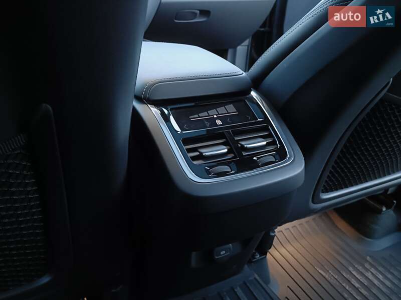 Внедорожник / Кроссовер Volvo XC60 2021 в Киеве