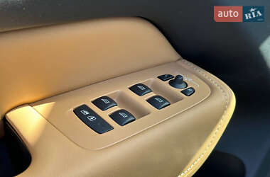 Внедорожник / Кроссовер Volvo XC60 2023 в 