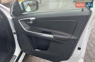 Внедорожник / Кроссовер Volvo XC60 2015 в 