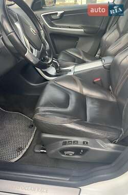 Внедорожник / Кроссовер Volvo XC60 2015 в 