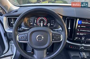 Внедорожник / Кроссовер Volvo XC60 2019 в 