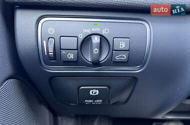 Внедорожник / Кроссовер Volvo XC60 2014 в 
