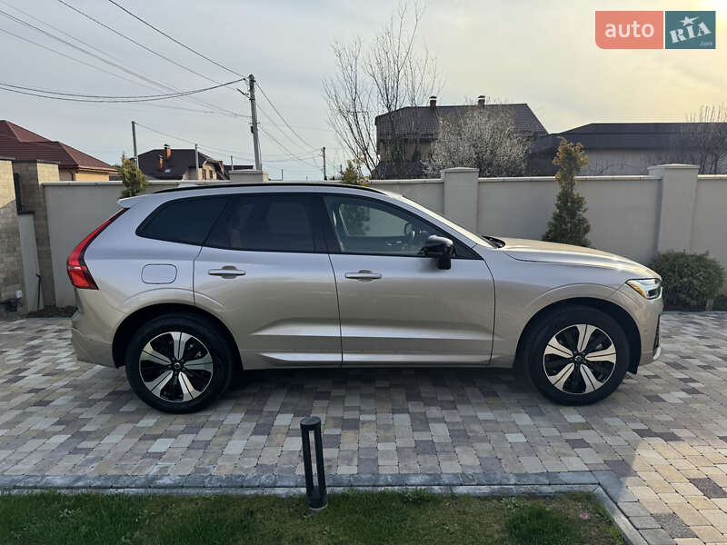 Внедорожник / Кроссовер Volvo XC60 2024 в Ужгороде