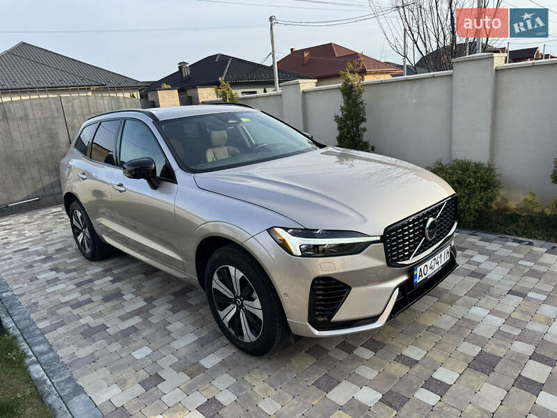 Внедорожник / Кроссовер Volvo XC60 2024 в Ужгороде