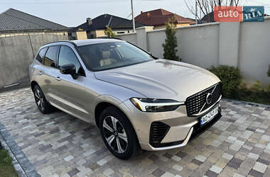 Позашляховик / Кросовер Volvo XC60 2024 в 