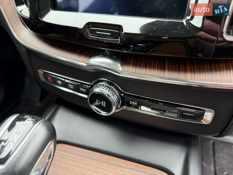 Внедорожник / Кроссовер Volvo XC60 2018 в Киеве фото 59 Внедорожник / Кроссовер Volvo XC60 2018 в Киеве