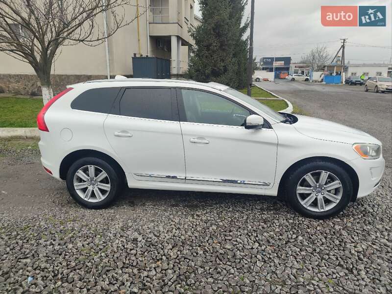 Внедорожник / Кроссовер Volvo XC60 2016 в Ужгороде