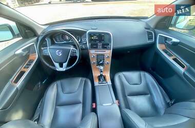 Внедорожник / Кроссовер Volvo XC60 2016 в 